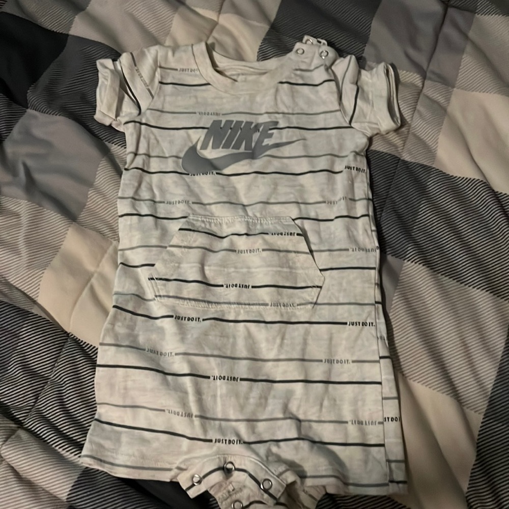 Nike one piece size 9m